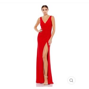 NWT IEENA for Mac Duggal Rutched Stretch Jersey       V-Neck Gown